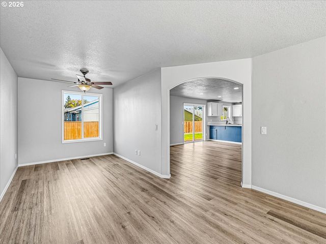 112 MIKAYLA Ln, St Helens, OR 97051