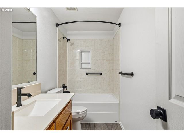 112 MIKAYLA Ln, St Helens, OR 97051