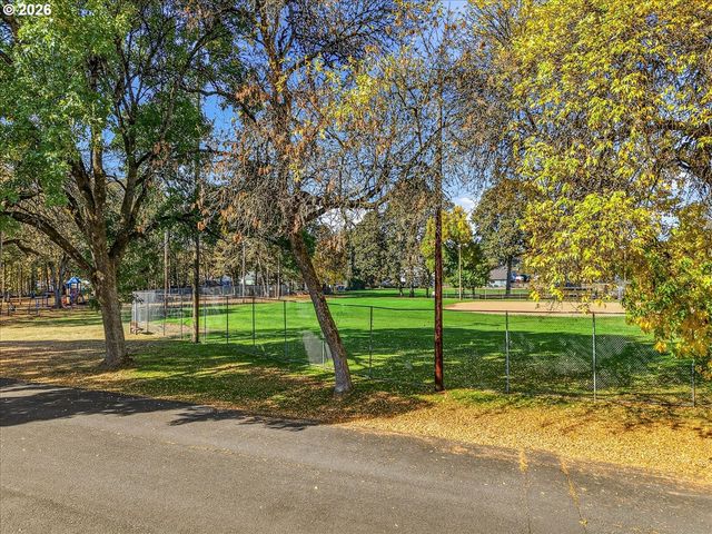 112 MIKAYLA Ln, St Helens, OR 97051
