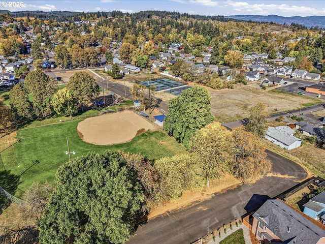 112 MIKAYLA Ln, St Helens, OR 97051