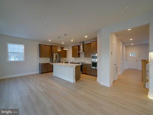 9437 FAIRVIEW AVE, Laurel, MD 20723