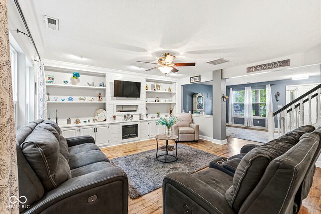 649 Weeping Way Lane, Avon, IN 46123