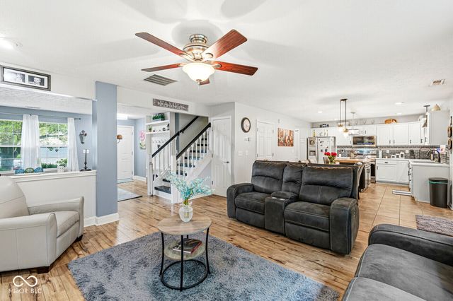 649 Weeping Way Lane, Avon, IN 46123