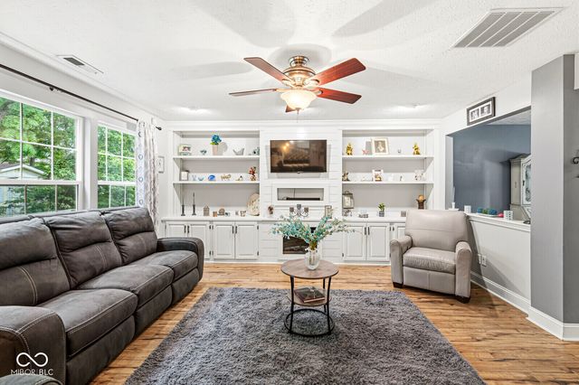 649 Weeping Way Lane, Avon, IN 46123