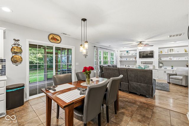 649 Weeping Way Lane, Avon, IN 46123