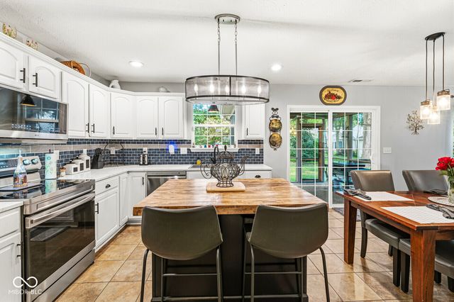649 Weeping Way Lane, Avon, IN 46123