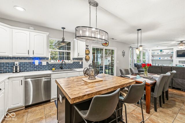 649 Weeping Way Lane, Avon, IN 46123