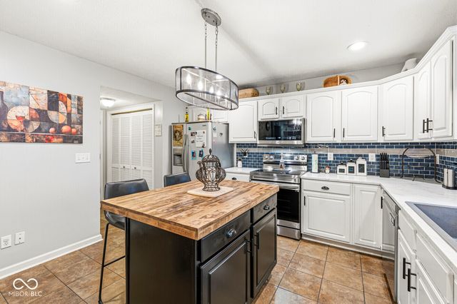 649 Weeping Way Lane, Avon, IN 46123