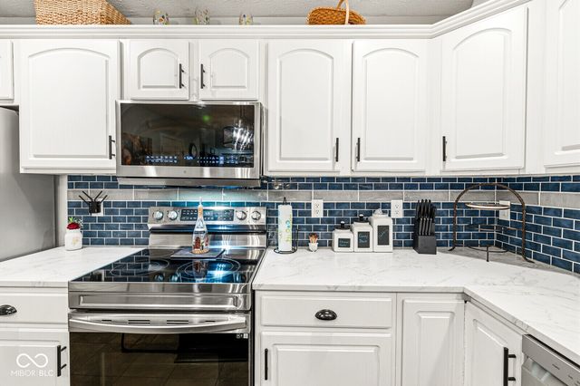 649 Weeping Way Lane, Avon, IN 46123