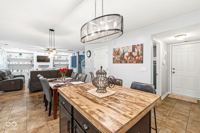649 Weeping Way Lane, Avon, IN 46123