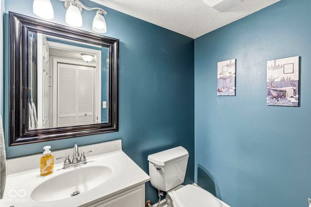 649 Weeping Way Lane, Avon, IN 46123