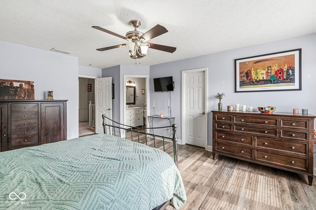 649 Weeping Way Lane, Avon, IN 46123