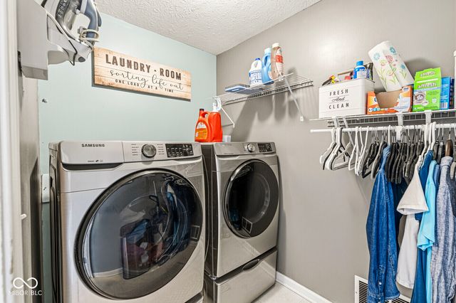 649 Weeping Way Lane, Avon, IN 46123
