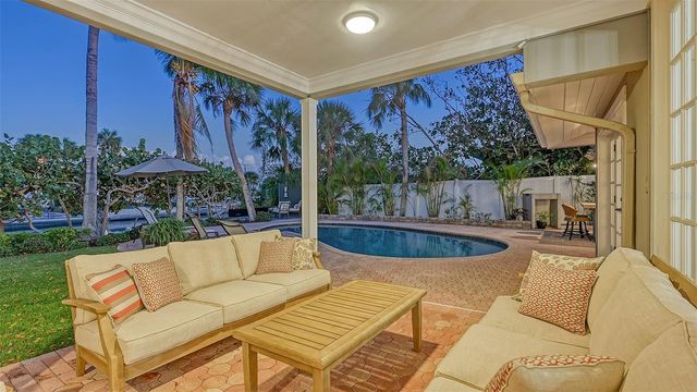 5165 SANDY COVE AVENUE, Siesta Key, FL 34242