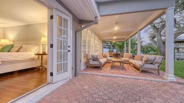 5165 SANDY COVE AVENUE, Siesta Key, FL 34242