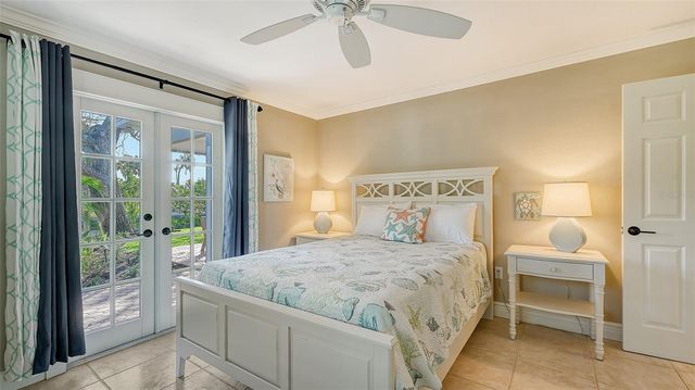 5165 SANDY COVE AVENUE, Siesta Key, FL 34242