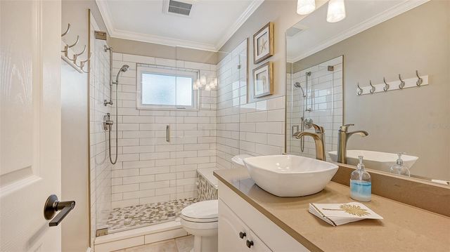 5165 SANDY COVE AVENUE, Siesta Key, FL 34242