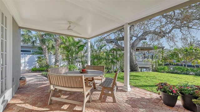 5165 SANDY COVE AVENUE, Siesta Key, FL 34242