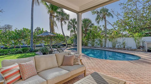 5165 SANDY COVE AVENUE, Siesta Key, FL 34242