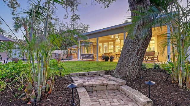 5165 SANDY COVE AVENUE, Siesta Key, FL 34242