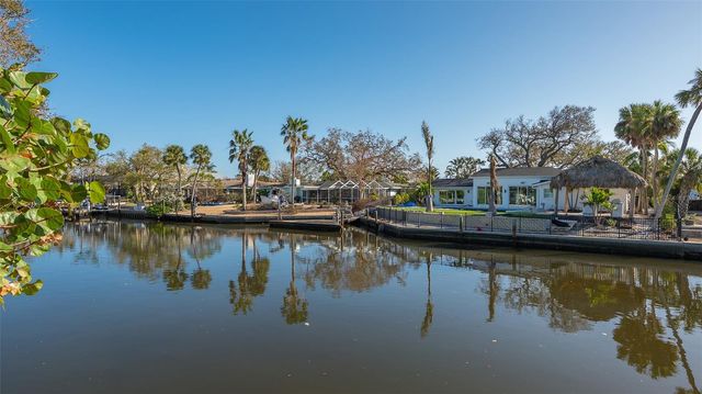 5165 SANDY COVE AVENUE, Siesta Key, FL 34242