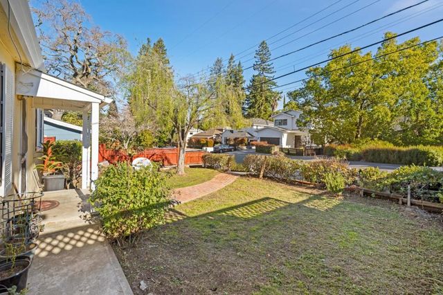 2066 Sterling Avenue, Menlo Park, CA 94025