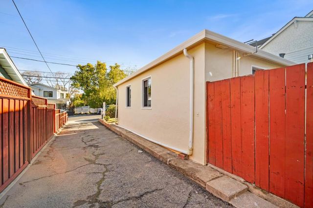 2066 Sterling Avenue, Menlo Park, CA 94025