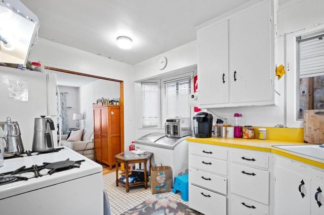 2066 Sterling Avenue, Menlo Park, CA 94025