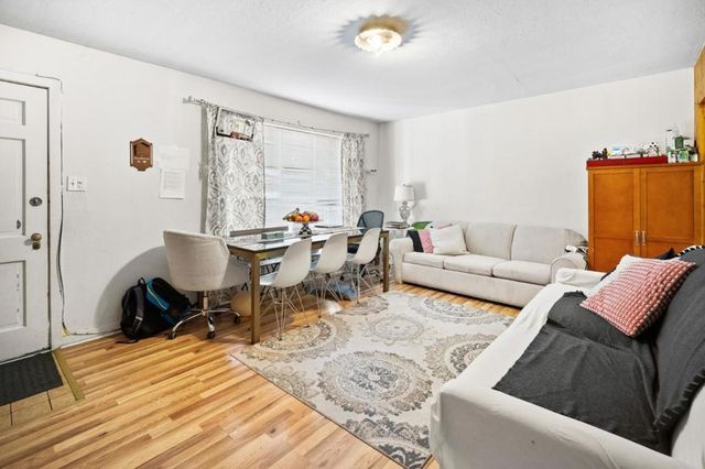 2066 Sterling Avenue, Menlo Park, CA 94025