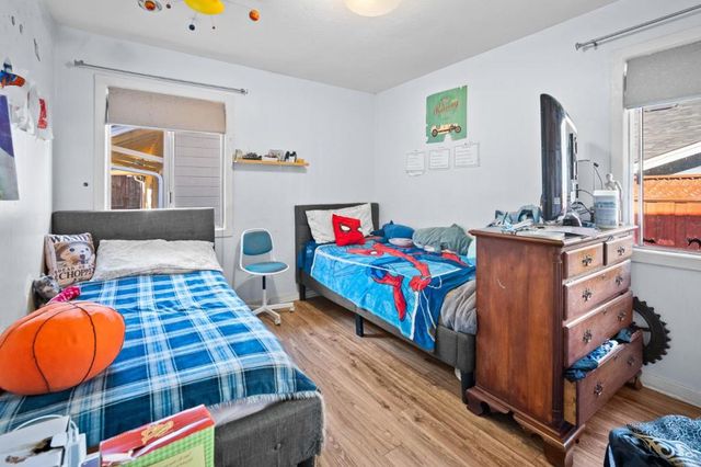 2066 Sterling Avenue, Menlo Park, CA 94025