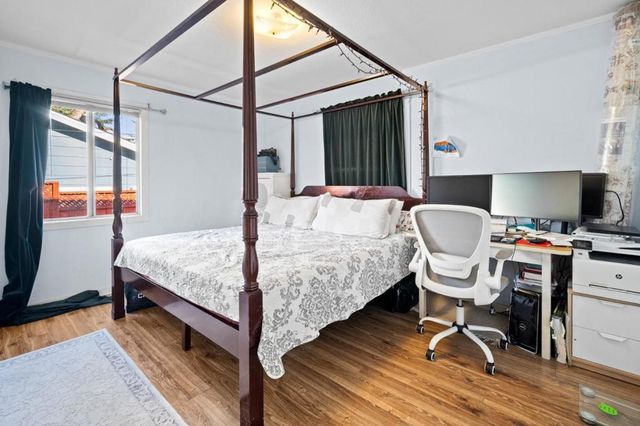 2066 Sterling Avenue, Menlo Park, CA 94025