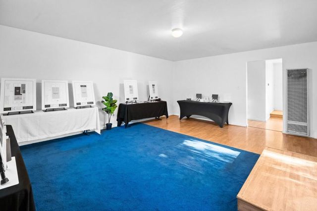 2066 Sterling Avenue, Menlo Park, CA 94025