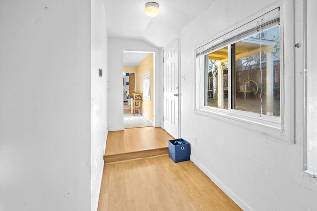 2066 Sterling Avenue, Menlo Park, CA 94025