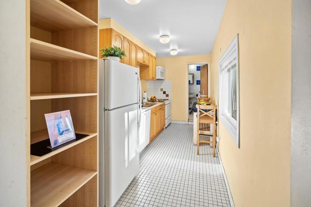 2066 Sterling Avenue, Menlo Park, CA 94025