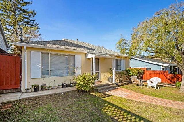 2066 Sterling Avenue, Menlo Park, CA 94025