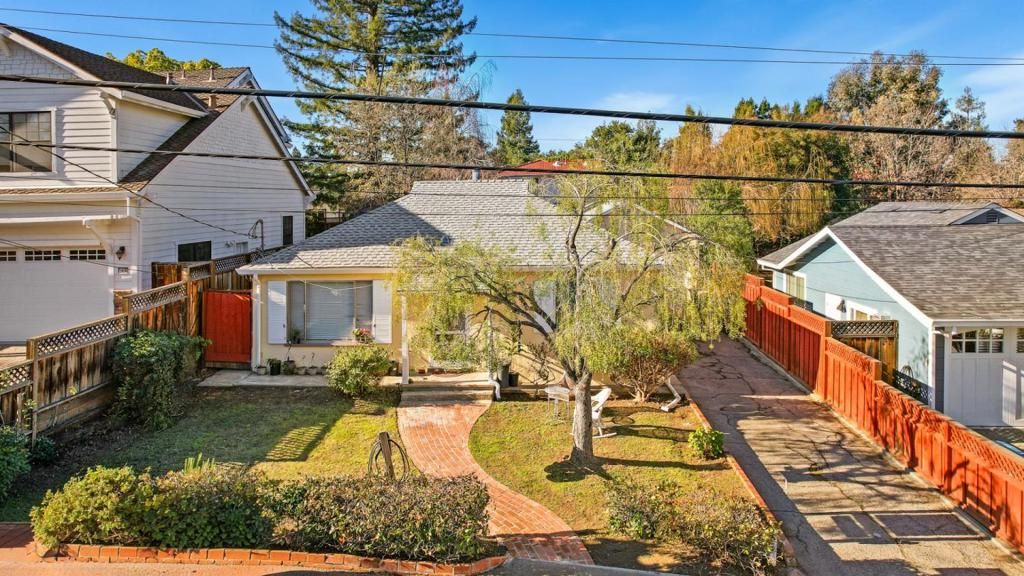 2066 Sterling Avenue, Menlo Park, CA 94025