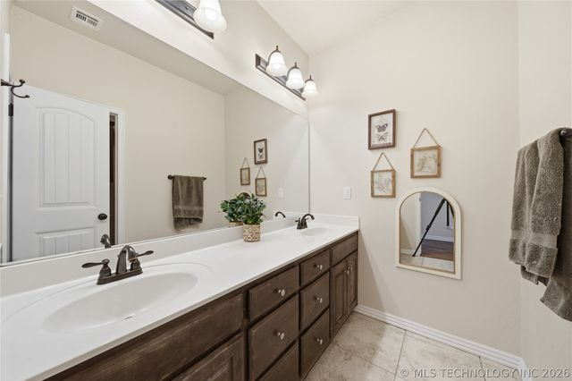 15459 Will Lane, Skiatook, OK 74070