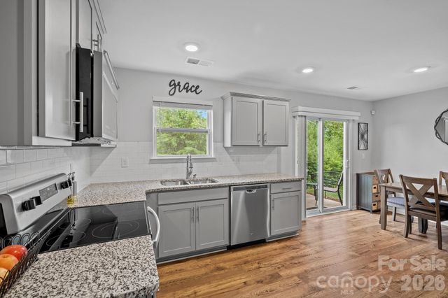 10 Benedict Lane, Weaverville, NC 28787