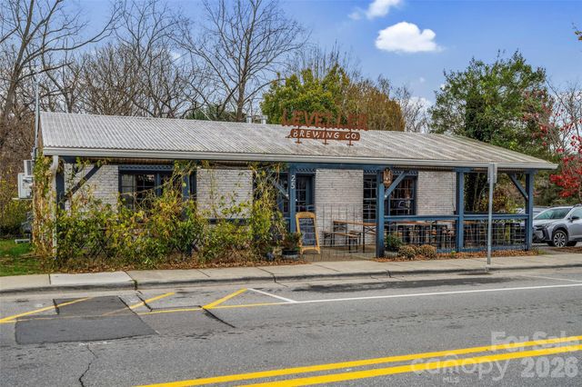 10 Benedict Lane, Weaverville, NC 28787