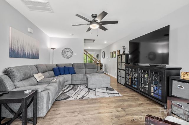 10 Benedict Lane, Weaverville, NC 28787