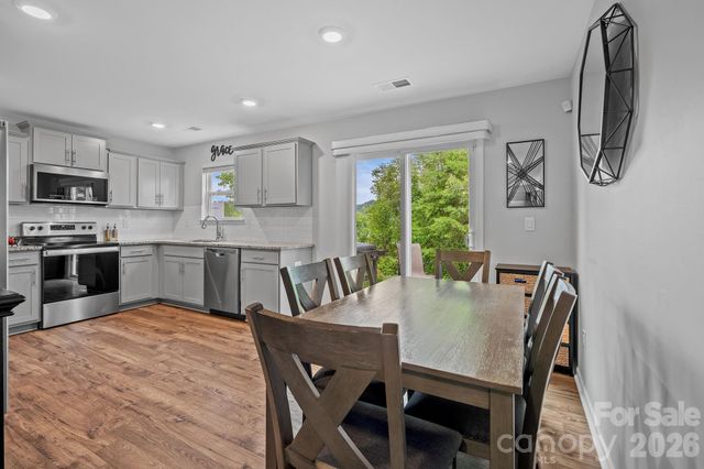 10 Benedict Lane, Weaverville, NC 28787