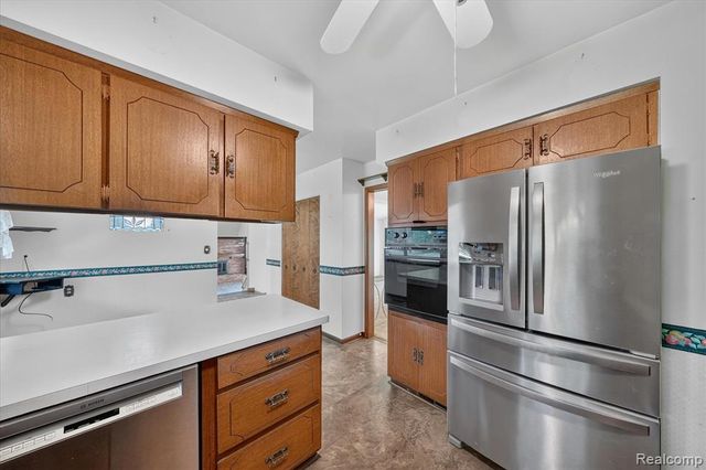 32533 Nestlewood Street, Farmington, MI 48334
