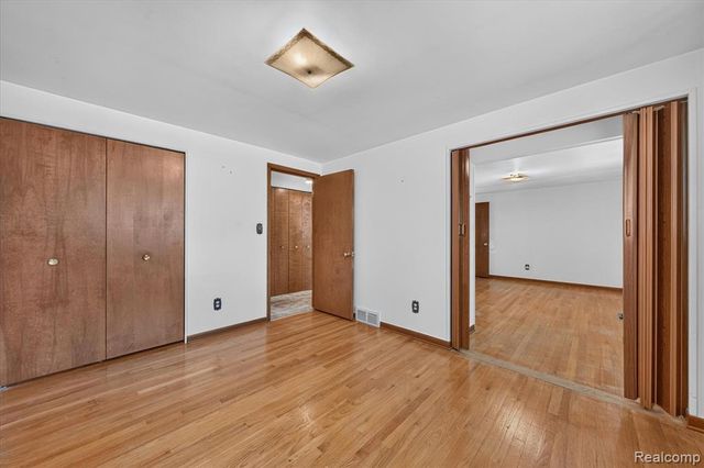 32533 Nestlewood Street, Farmington, MI 48334