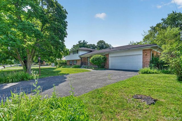 32533 Nestlewood Street, Farmington, MI 48334