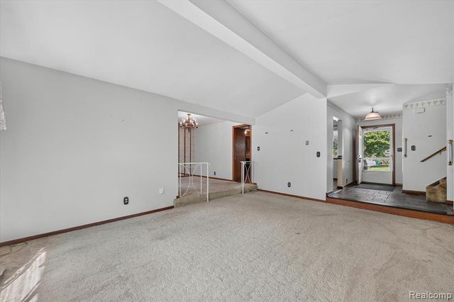 32533 Nestlewood Street, Farmington, MI 48334