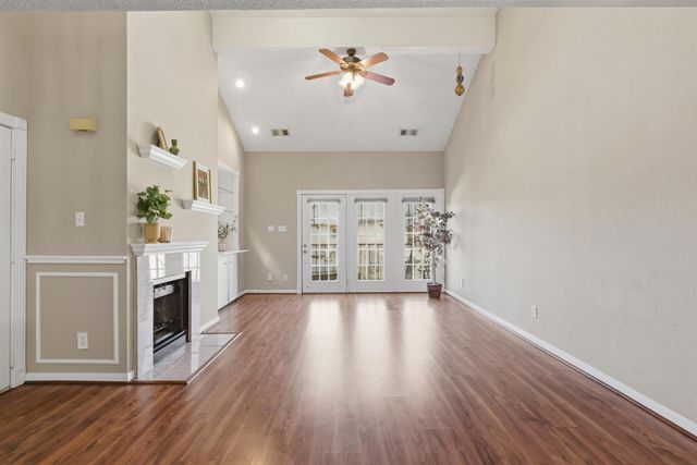 2425 Holly Hall Street 100, Houston, TX 77054