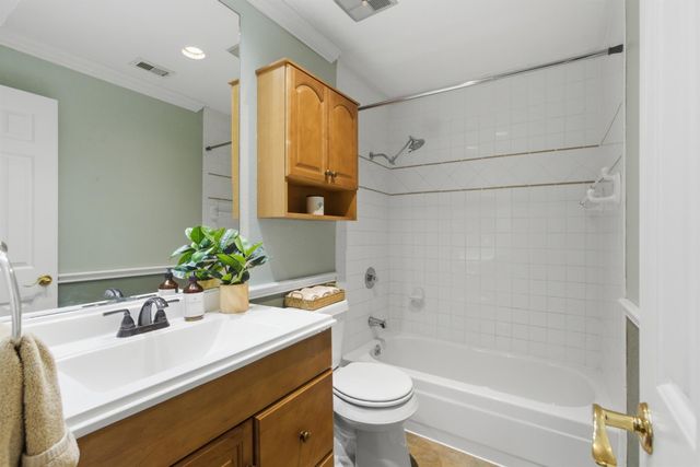 2425 Holly Hall Street 100, Houston, TX 77054