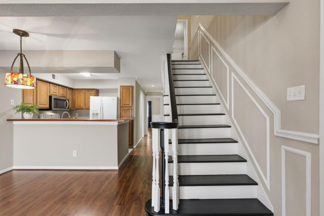 2425 Holly Hall Street 100, Houston, TX 77054