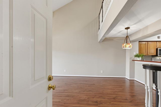 2425 Holly Hall Street 100, Houston, TX 77054