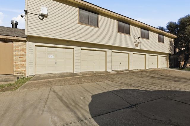 2425 Holly Hall Street 100, Houston, TX 77054